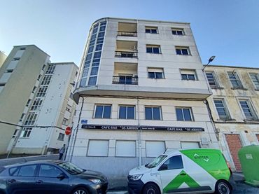 Gemischtgenutztes Gebäude zum Verkauf in Rúa Venancio Senra 28