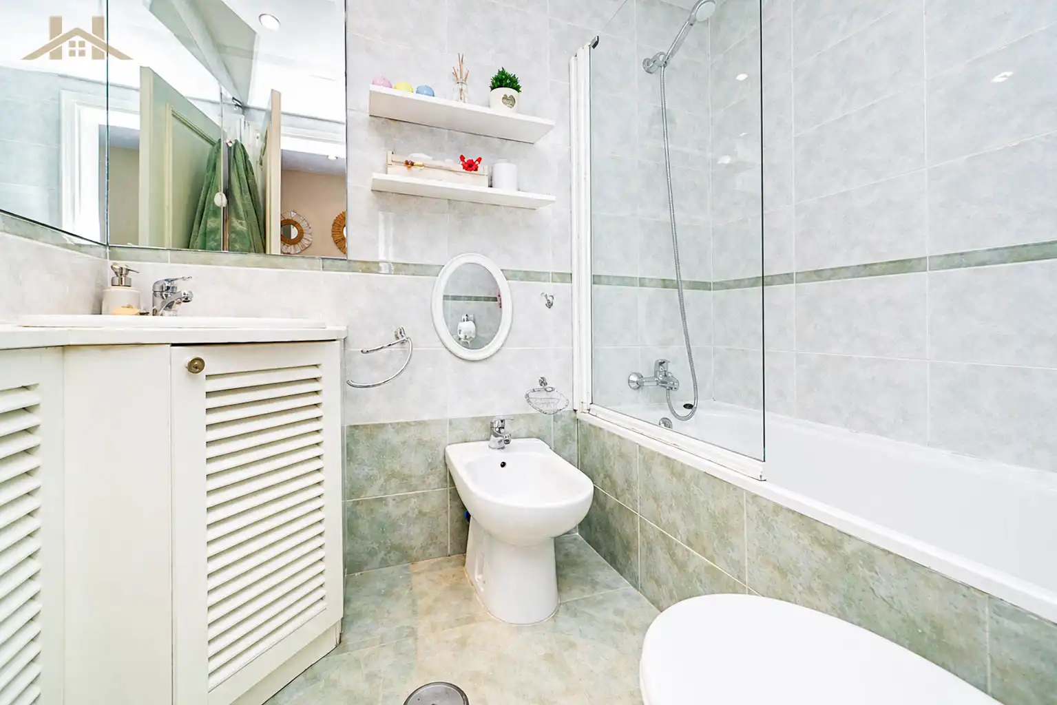 Bathroom of Ground floor for sale in Las Rozas de Madrid