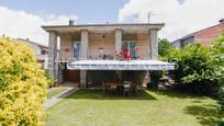 Vista exterior de Casa o xalet en venda en Olot amb Aire condicionat, Calefacció i Jardí privat