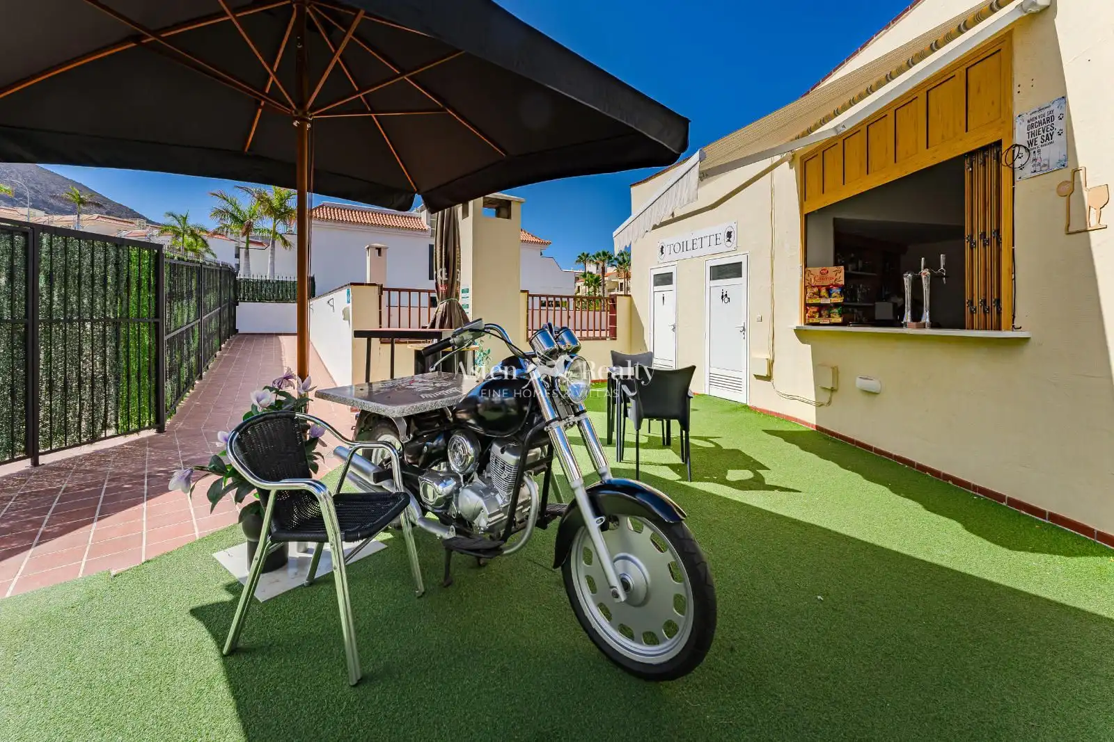 Geschaftsraum zum Verkauf in Arona mit Terrasse und Internet