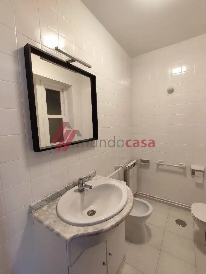 Baño de Piso de alquiler en Ferrol con Calefacción y Amueblado