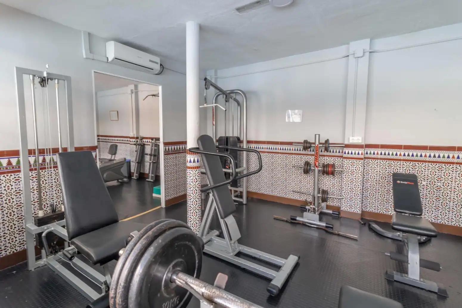 Piso en venta en Sevilla con Aire acondicionado, Jardín privado y Piscina