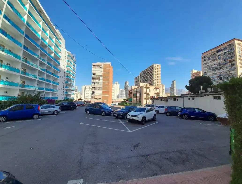 Aparcament de Apartament en venda en Benidorm amb Aire condicionat, Terrassa i Piscina