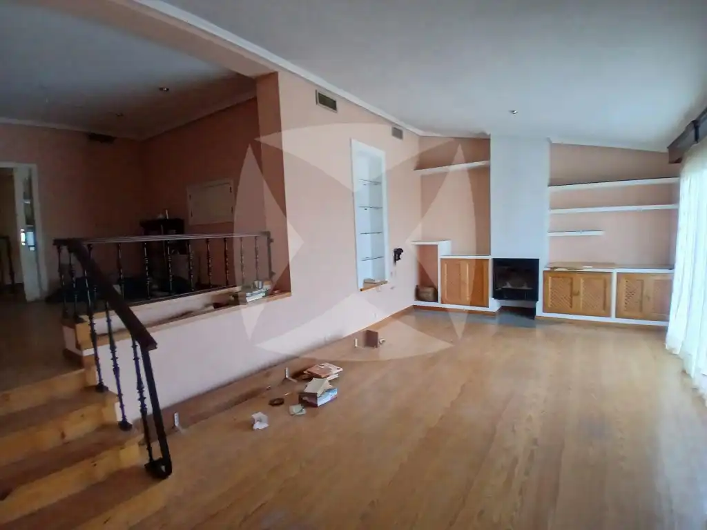 Sala d'estar de Casa o xalet en venda en Badajoz amb Aire condicionat, Jardí privat i Terrassa