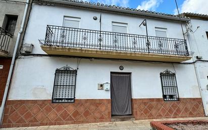 Vista exterior de Casa o xalet en venda en Vegas del Genil amb Aire condicionat, Terrassa i Balcó