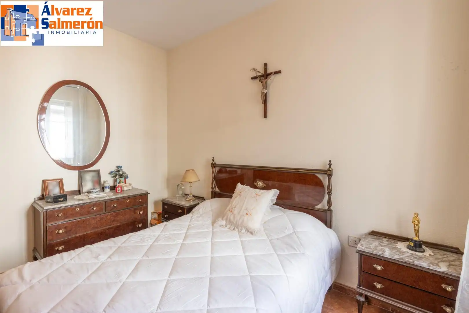 Schlafzimmer von Wohnung zum Verkauf in Granada mit Klimaanlage und Heizung