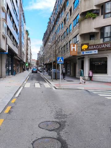 Piso en Venta en Rúa de Montero Ríos en Ensanche - Sar