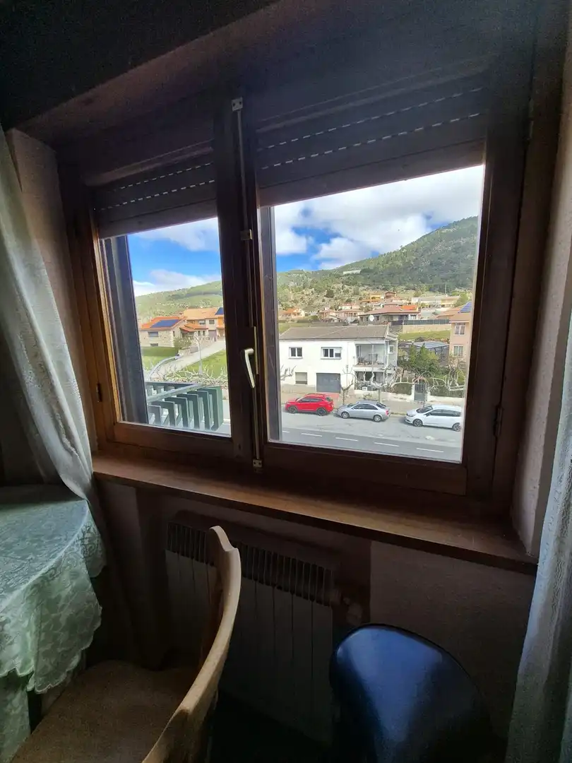 Vista exterior de Piso en venta en El Barraco  con Calefacción, Terraza y Amueblado