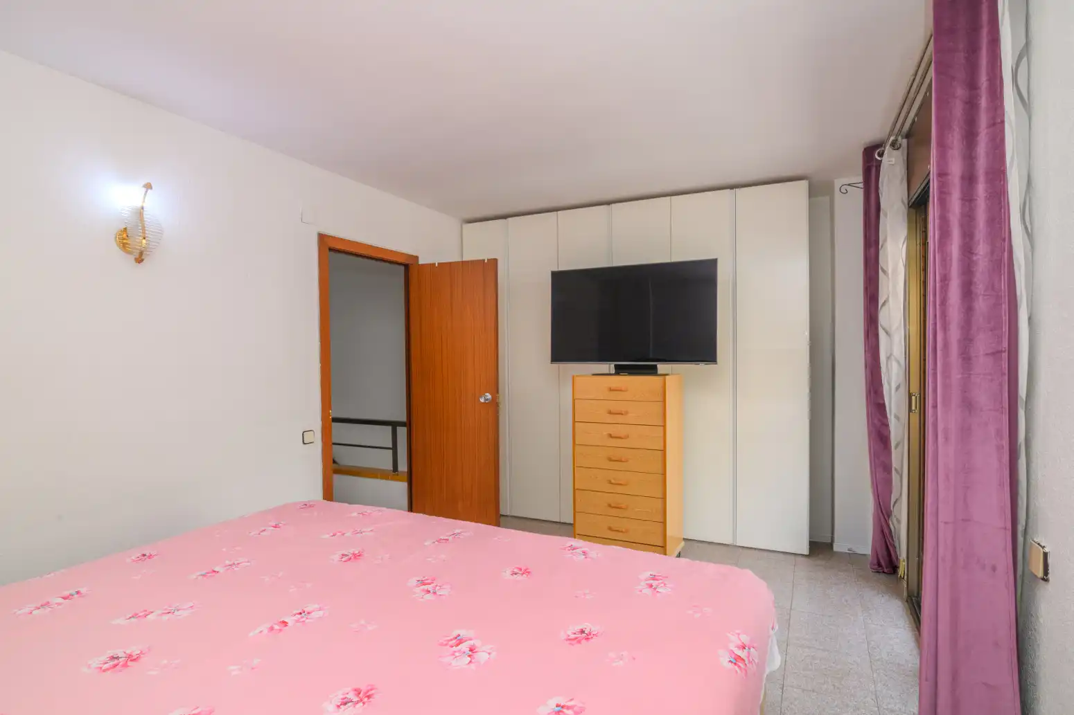 Dormitori de Casa adosada en venda en Sant Boi de Llobregat amb Aire condicionat i Terrassa