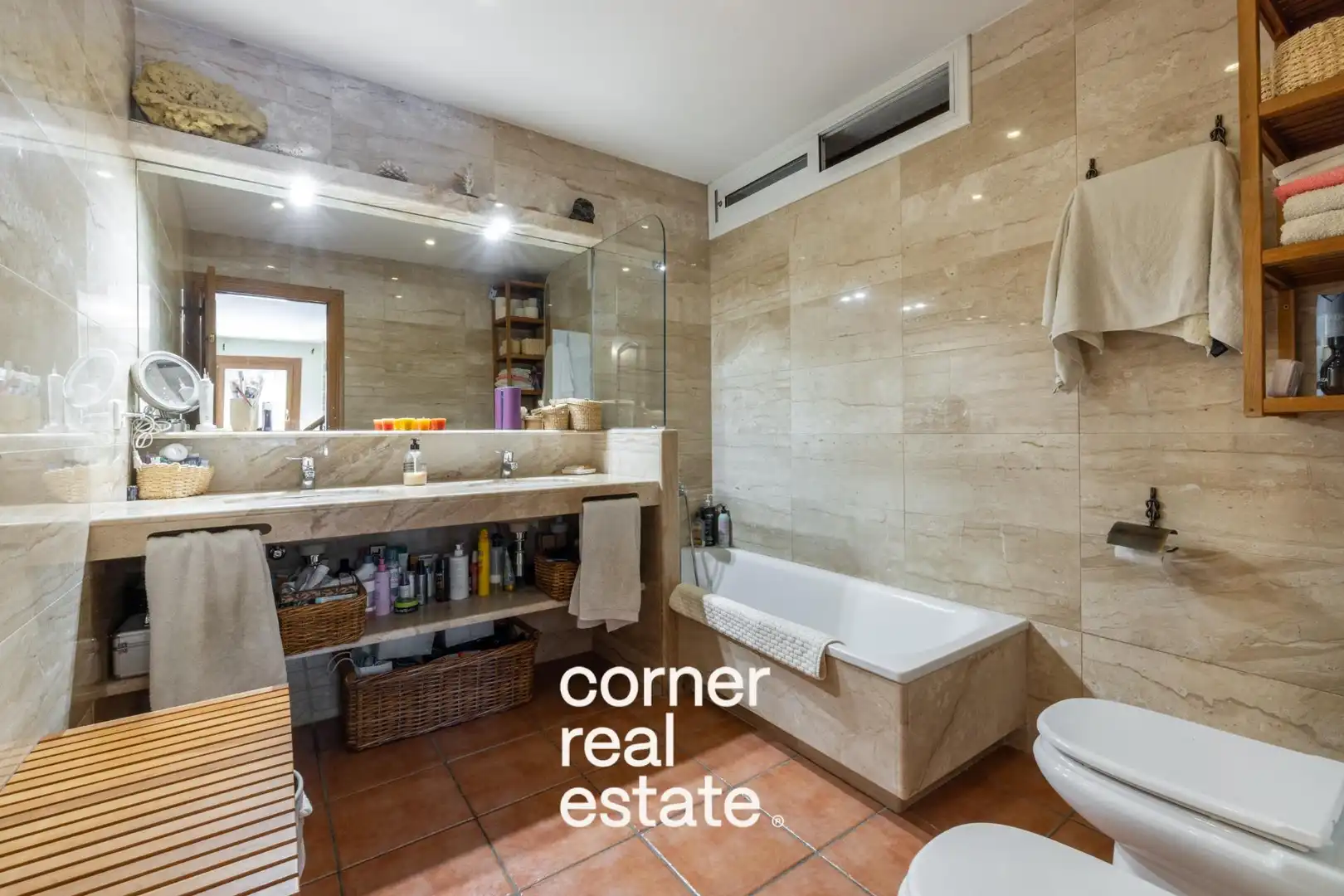 Baño de Casa o chalet en venta en Molins de Rei con Aire acondicionado, Calefacción y Jardín privado