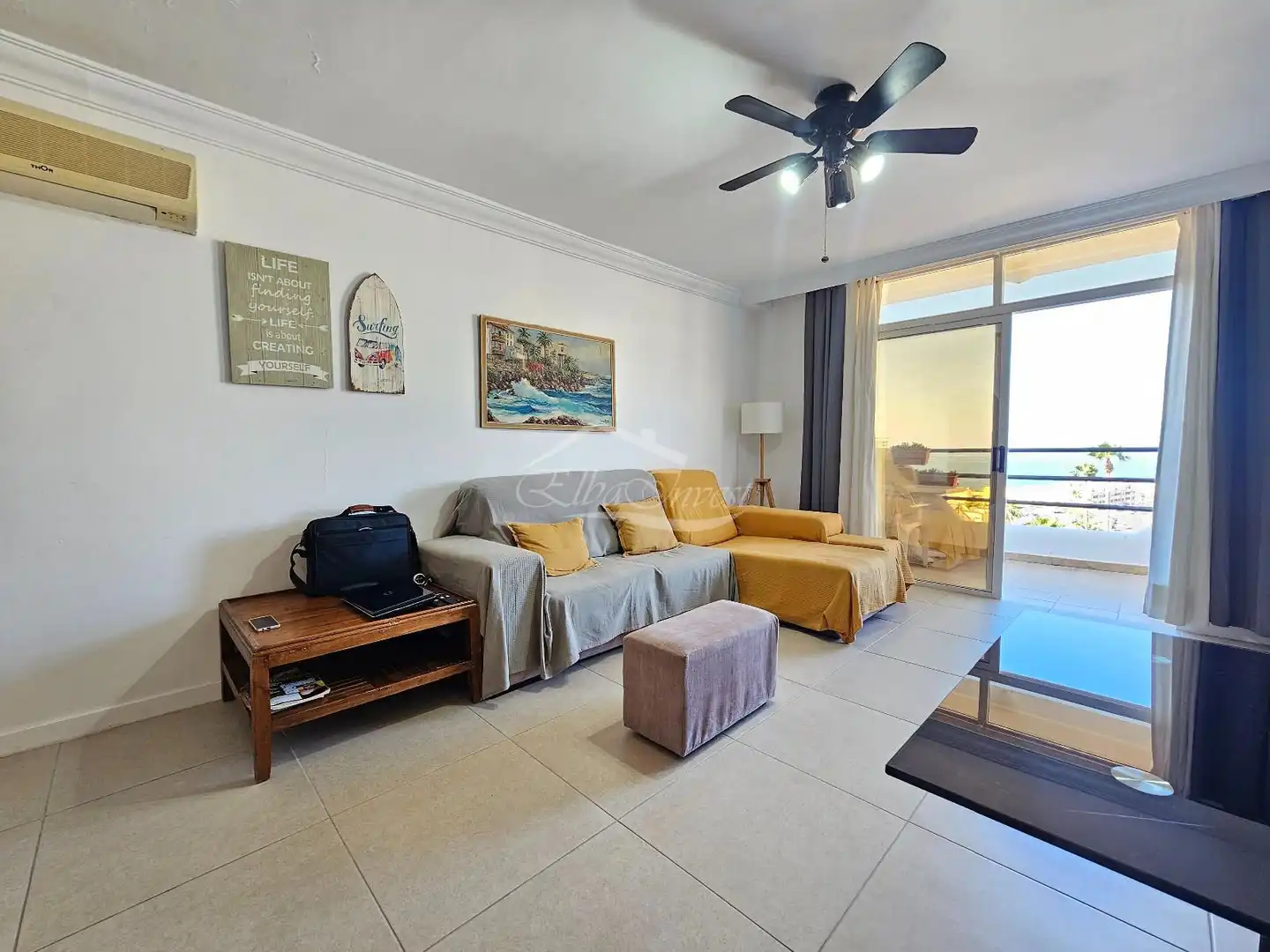 Sala de estar de Ático en venta en Adeje con Parquet, Terraza y Piscina