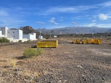 Terreny residencial en venda a Cho - Parque de la Reina