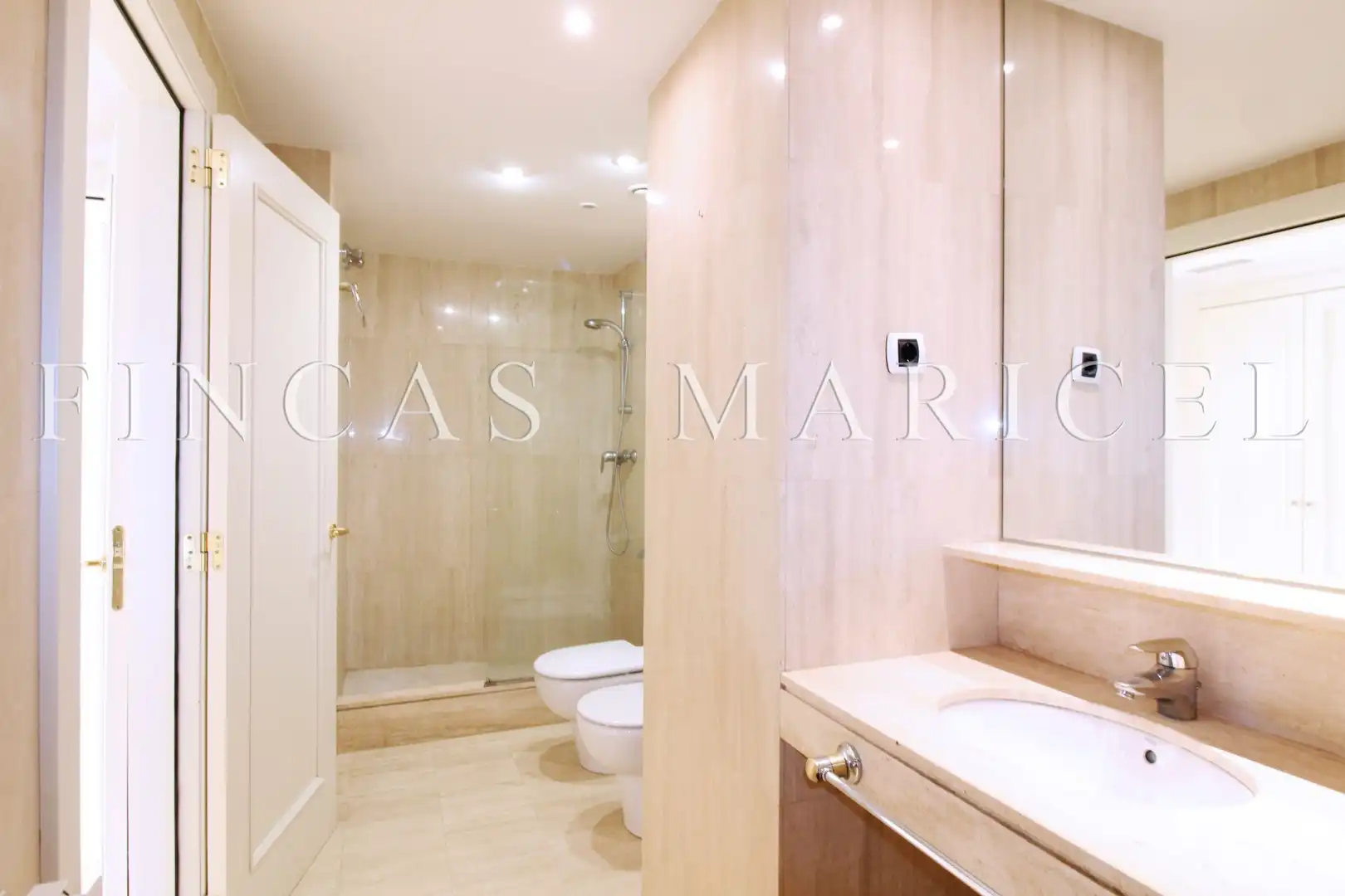Flat for sale in Can Girona - Terramar - Vinyet