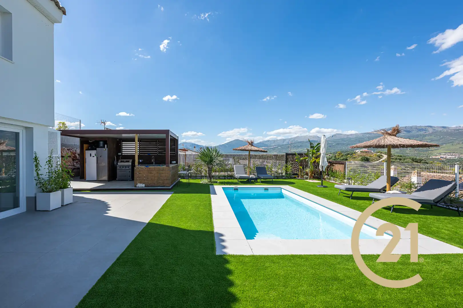 Piscina de Casa o xalet en venda en Viñuela amb Jardí privat, Terrassa i Traster
