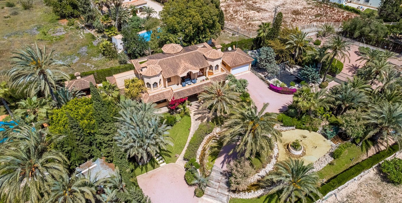 Vista exterior de Casa o xalet en venda en Elche / Elx amb Aire condicionat, Calefacció i Terrassa