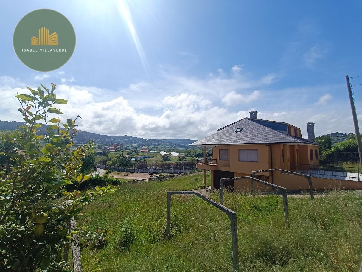 Casa o xalet en venda en Arteixo amb Jardí privat