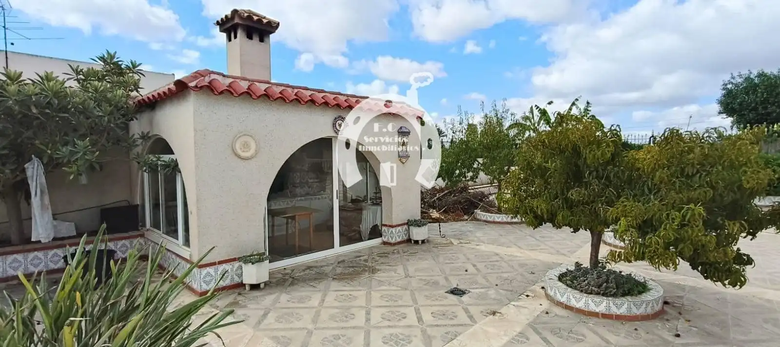 Vista exterior de Casa o xalet en venda en Elche / Elx amb Aire condicionat, Terrassa i Traster
