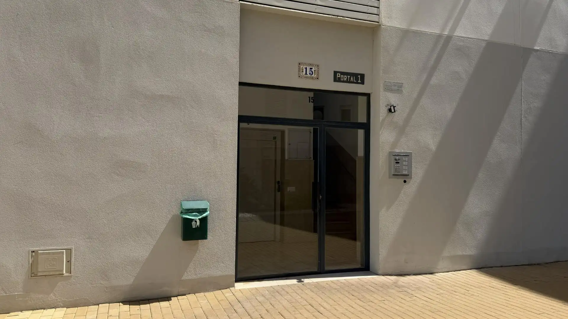 Flat with lift for sale in Avenida Villa de Madrid, imagen 2