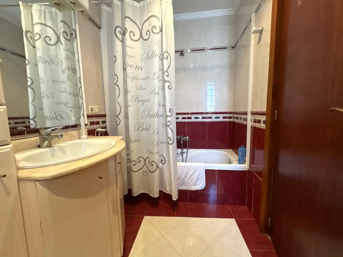 Bathroom of Country homes for sale in Oliva  with Terrace