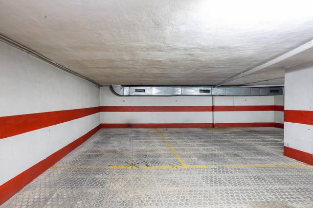 Garaje en Venta en  AVENIDA DE LA CONSTITUCION, 44 en San Ildefonso