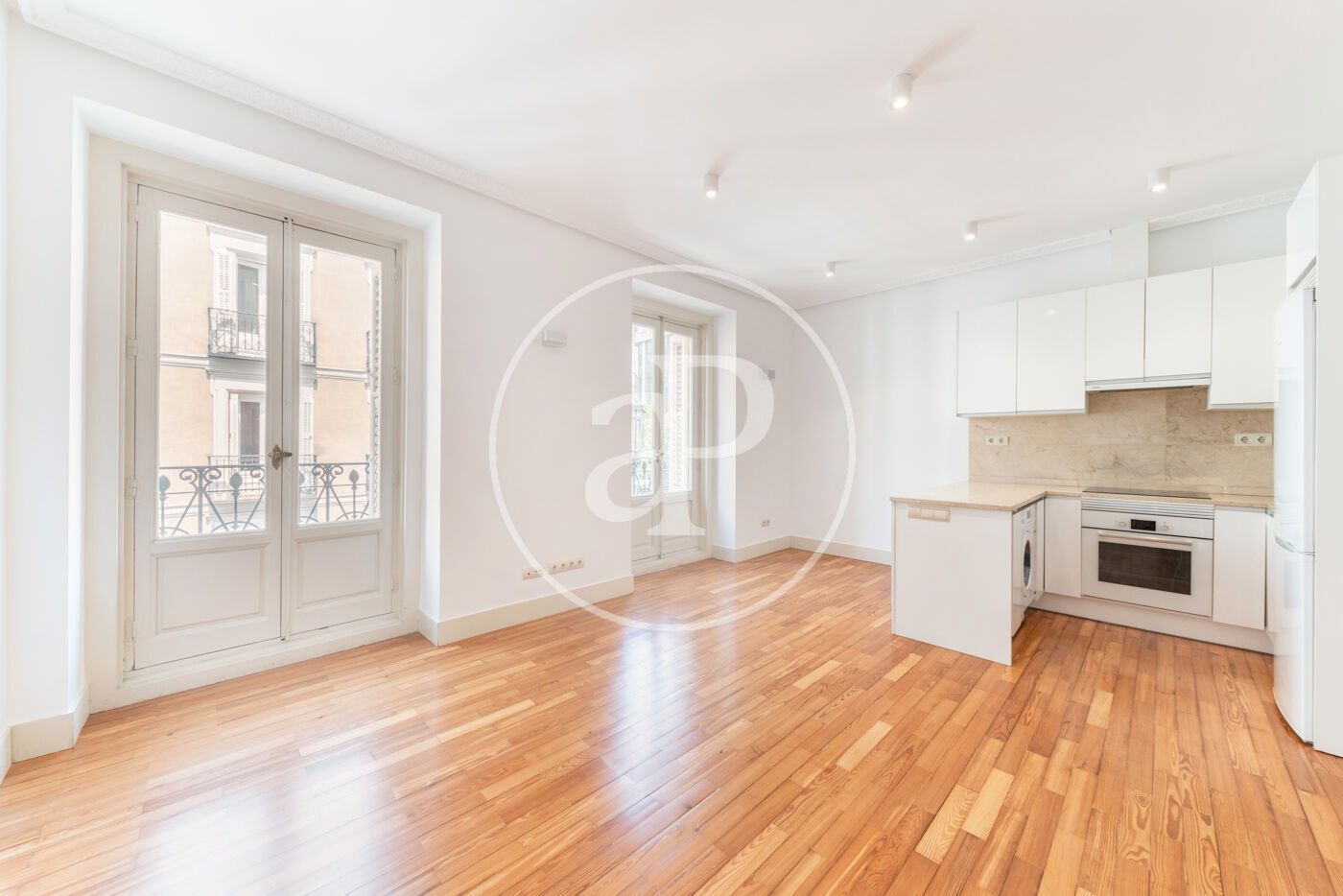 Exterior view of Loft to rent in  Madrid Capital  with Air Conditioner, Heating and Balcony