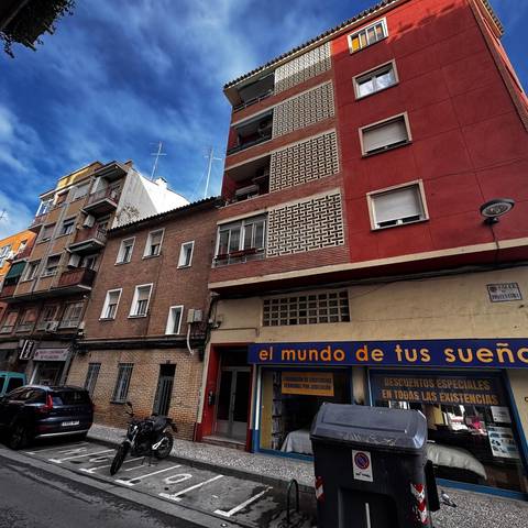 Piso en Venta en Calle PONTEVEDRA en Barrio Torrero