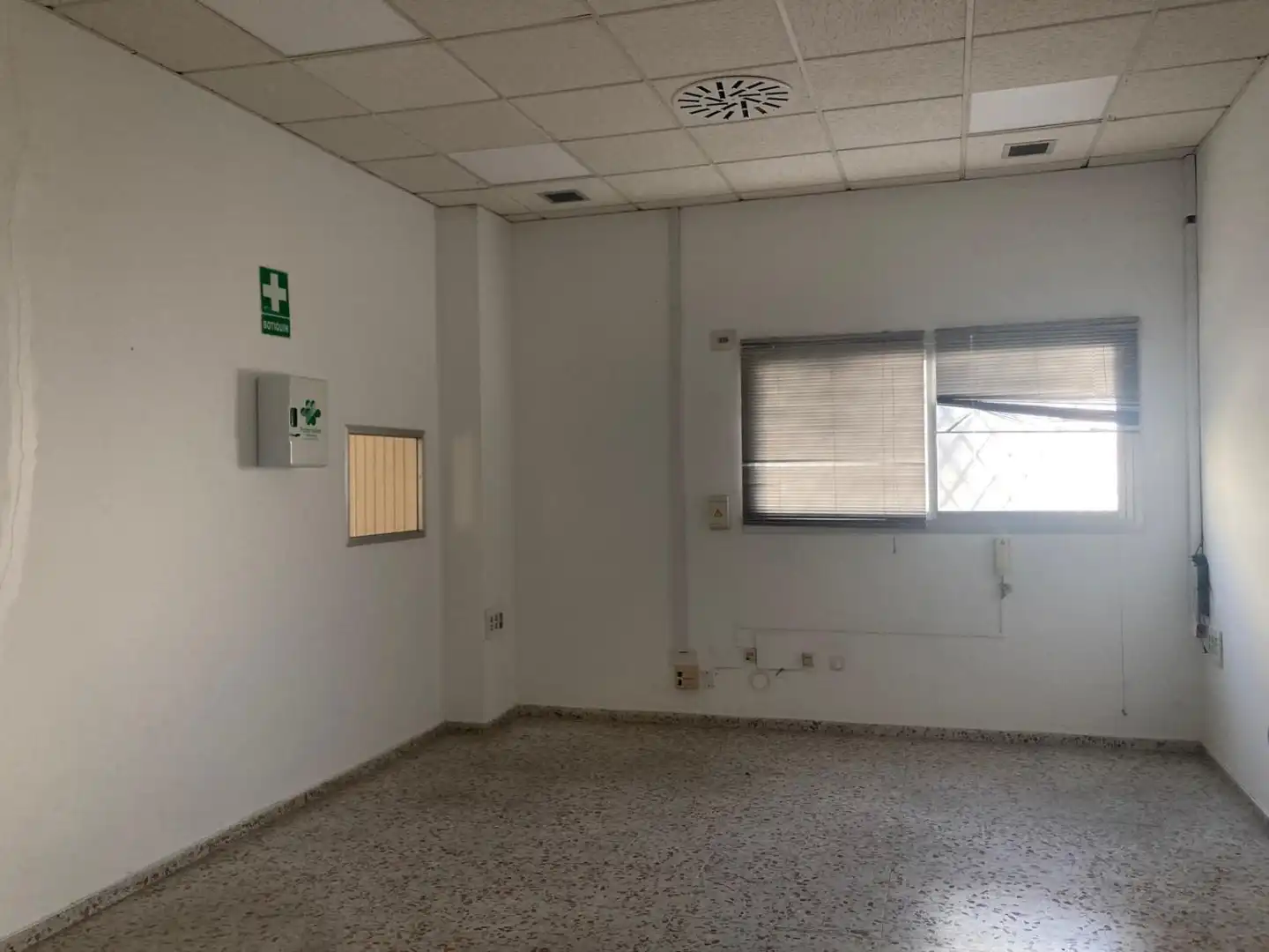 Nave industrial en venta en Cerrado de Calderón - Hacienda Paredes