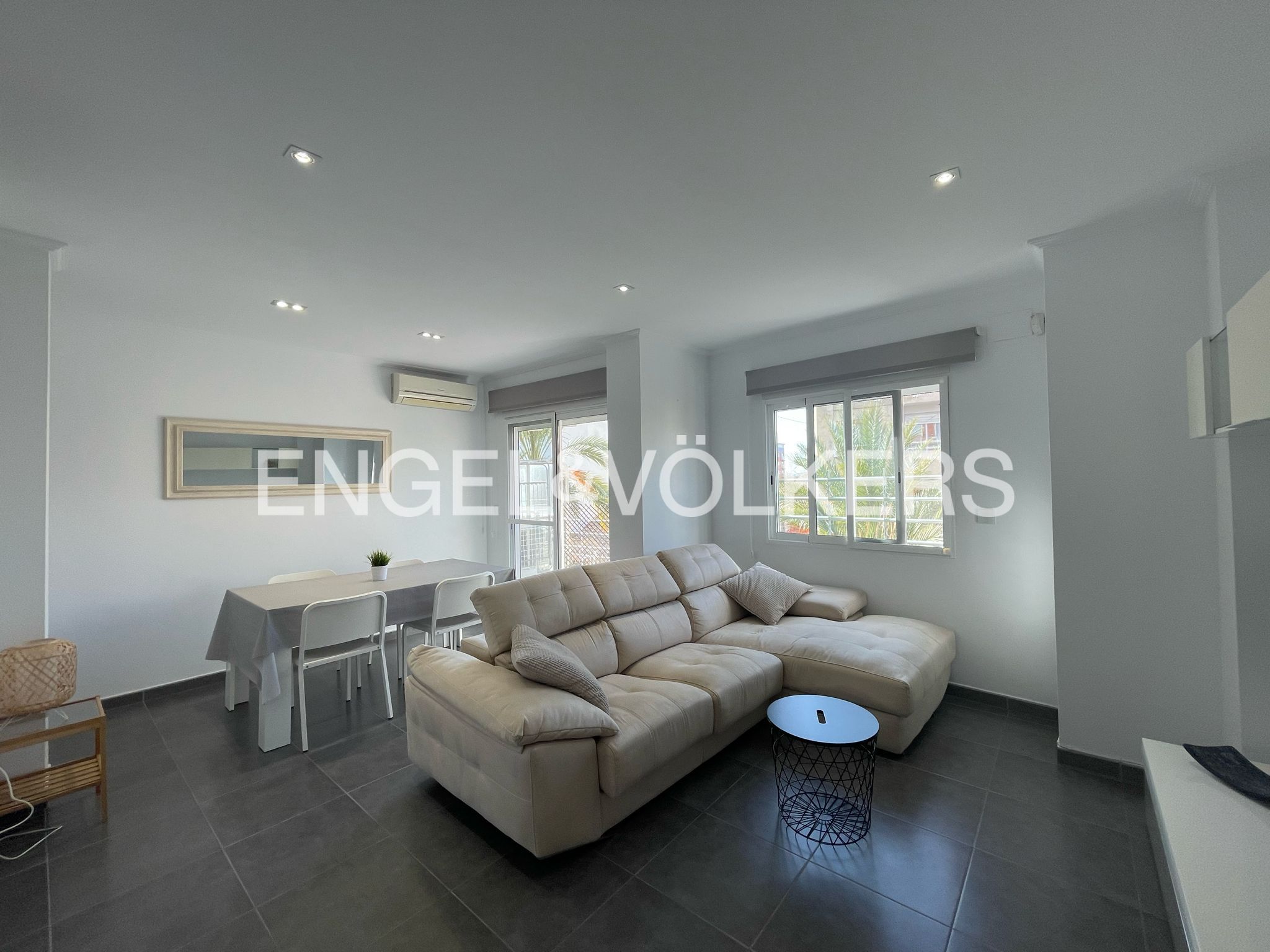 Sala d'estar de Apartament de lloguer en  Valencia Capital amb Aire condicionat, Calefacció i Moblat