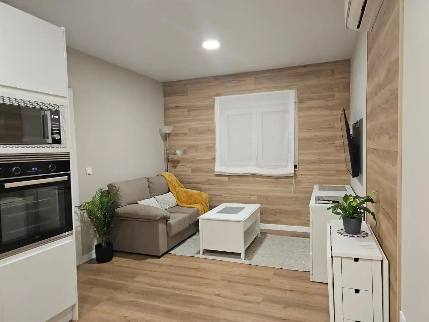 Living room of Flat for rent in Elda  with Air Conditioner, Parquet flooring and Furnished