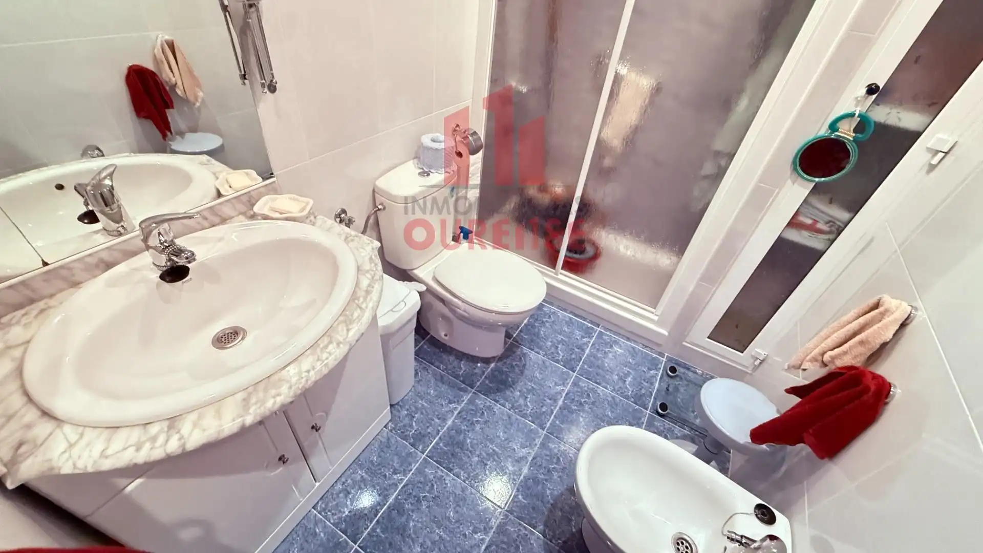 Bany de Casa o xalet en venda en San Cibrao das Viñas amb Terrassa i Moblat