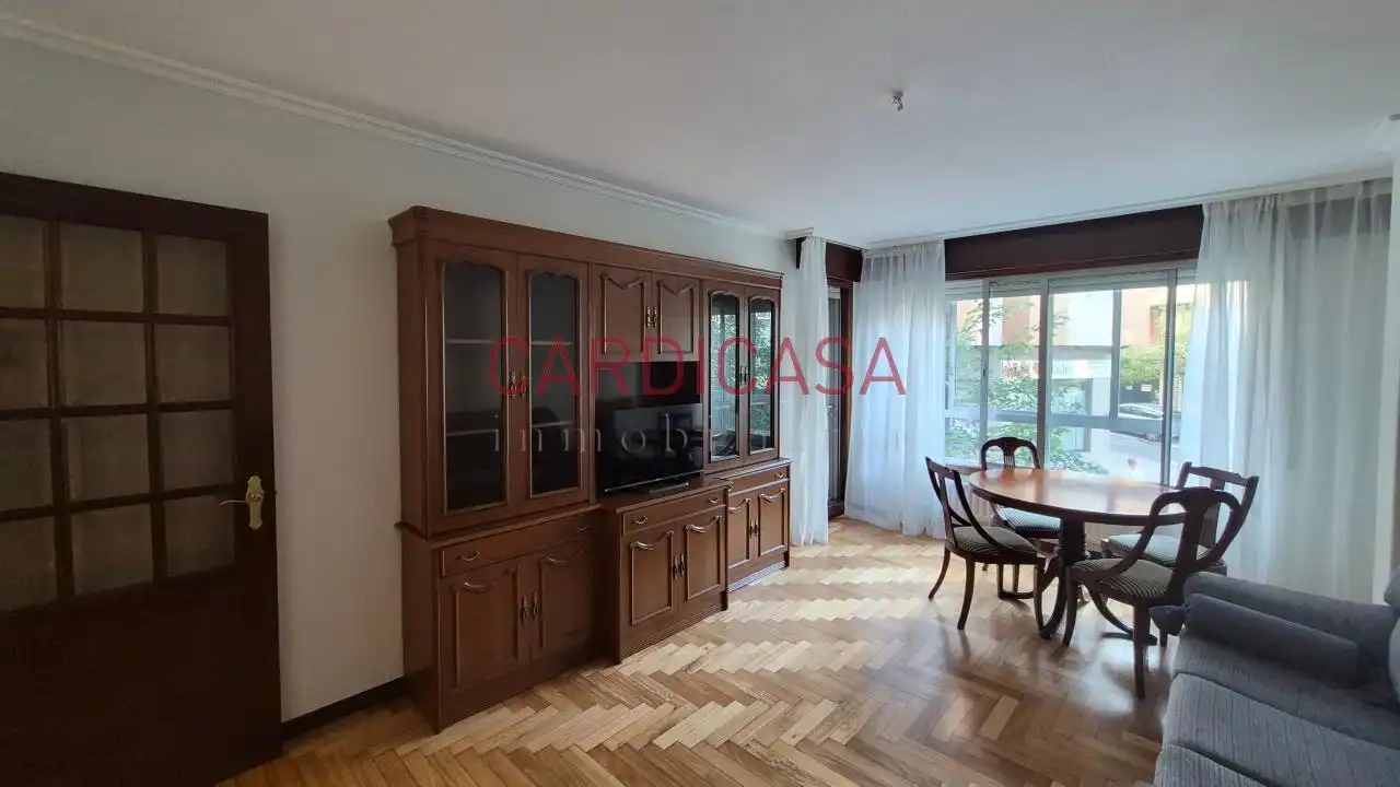 Living room of Flat for rent in Vigo   with Heating, Parquet flooring and Terrace