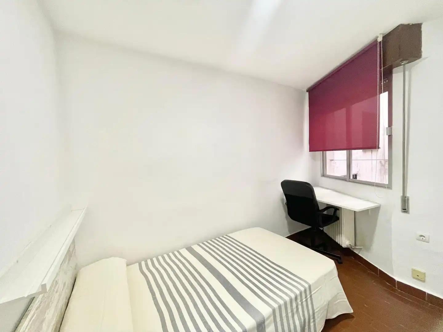 Bedroom of Flat for share in Ronda