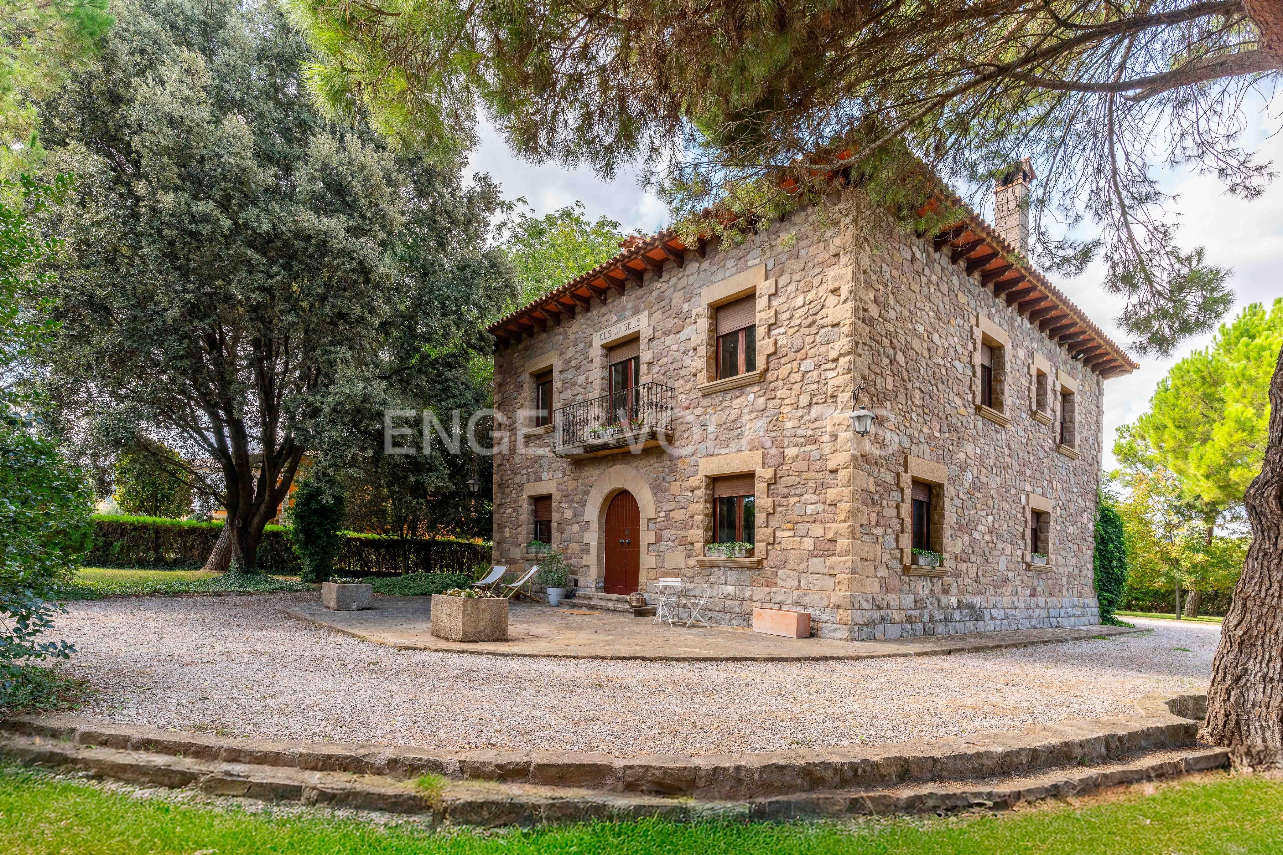 Außenansicht von Country house zum verkauf in Tona mit Heizung, Privatgarten und Parkett