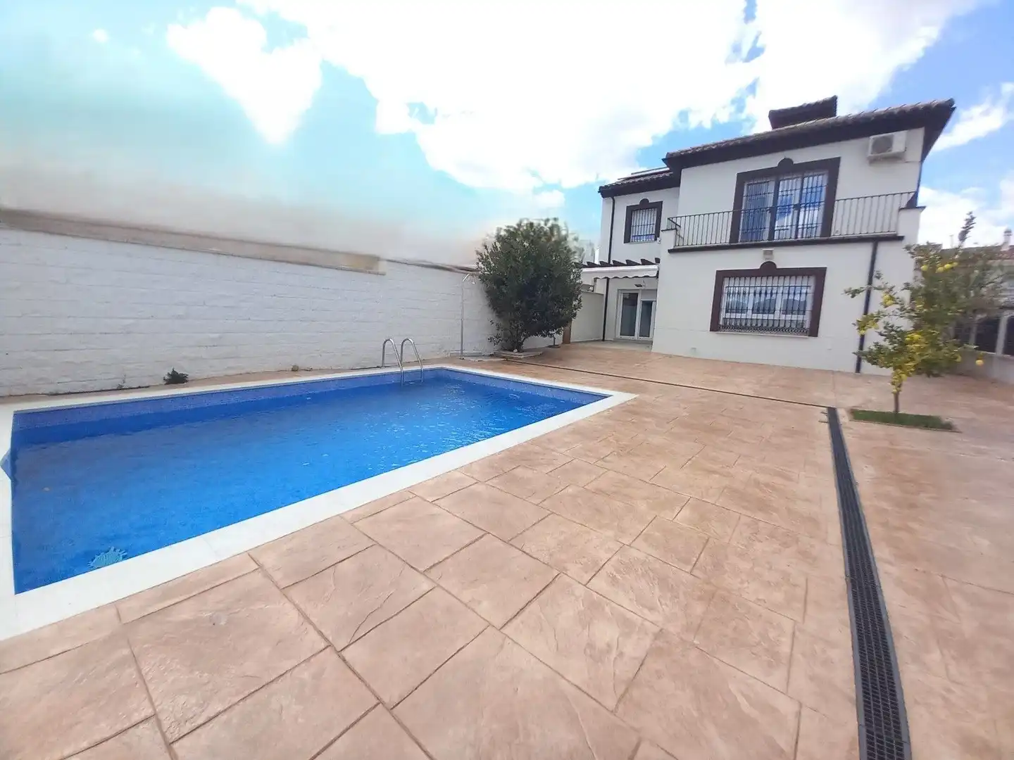 Swimming pool of Houses for sale in Ronda  with Air Conditioner, Heating and Private garden