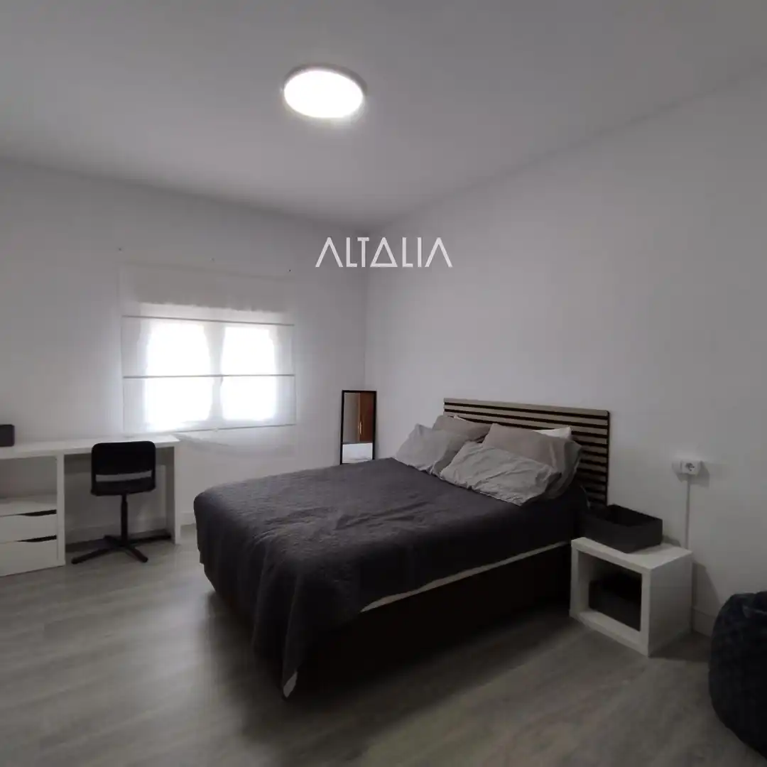 Bedroom of Flat for rent in Cuenca  with Heating and Furnished