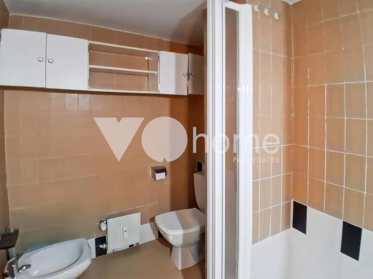 Bathroom of Flat for sale in Madrid  with Air Conditioner, Heating and Terrace