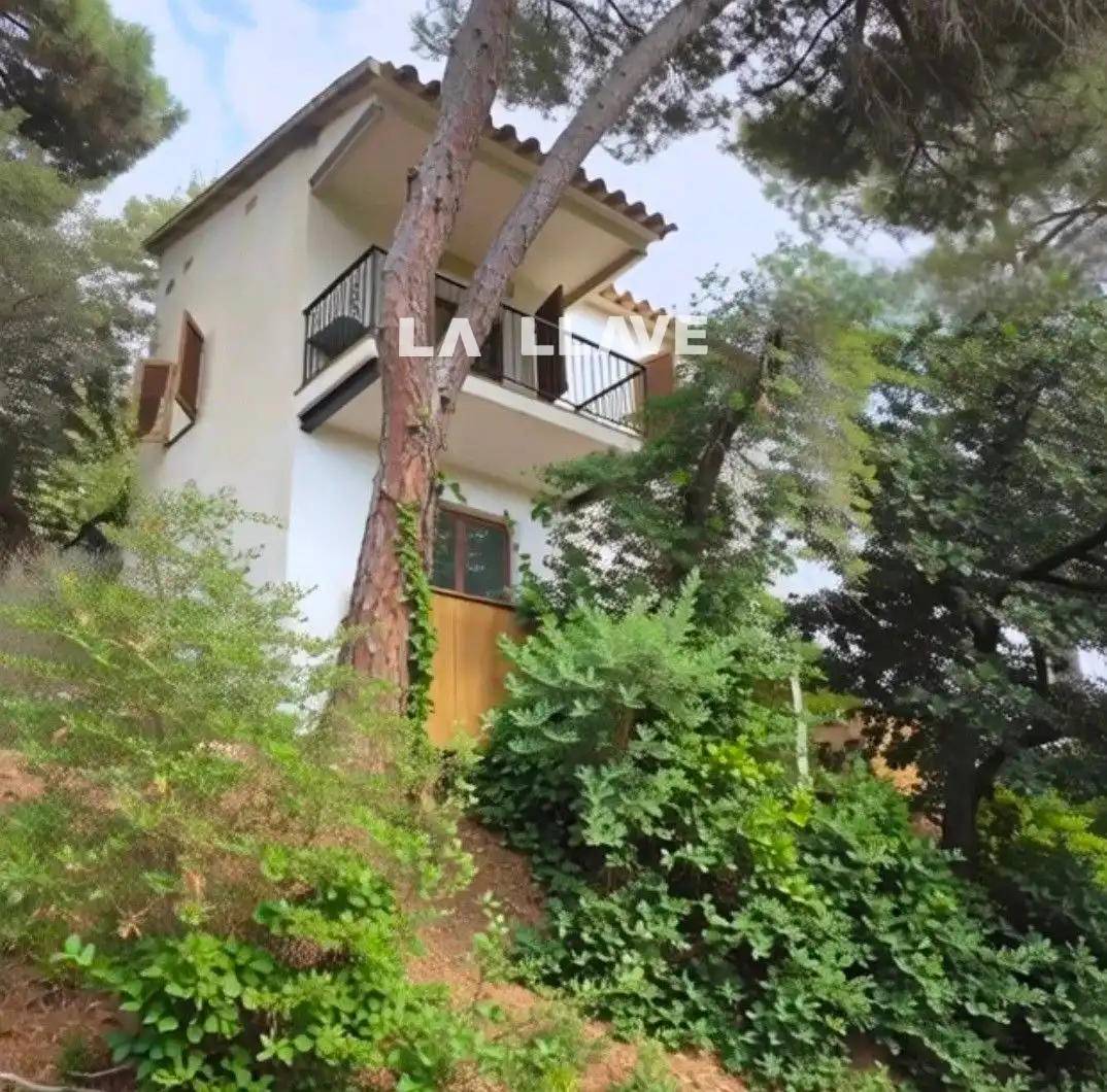 Vista exterior de Casa o xalet en venda en Lloret de Mar amb Terrassa i Traster