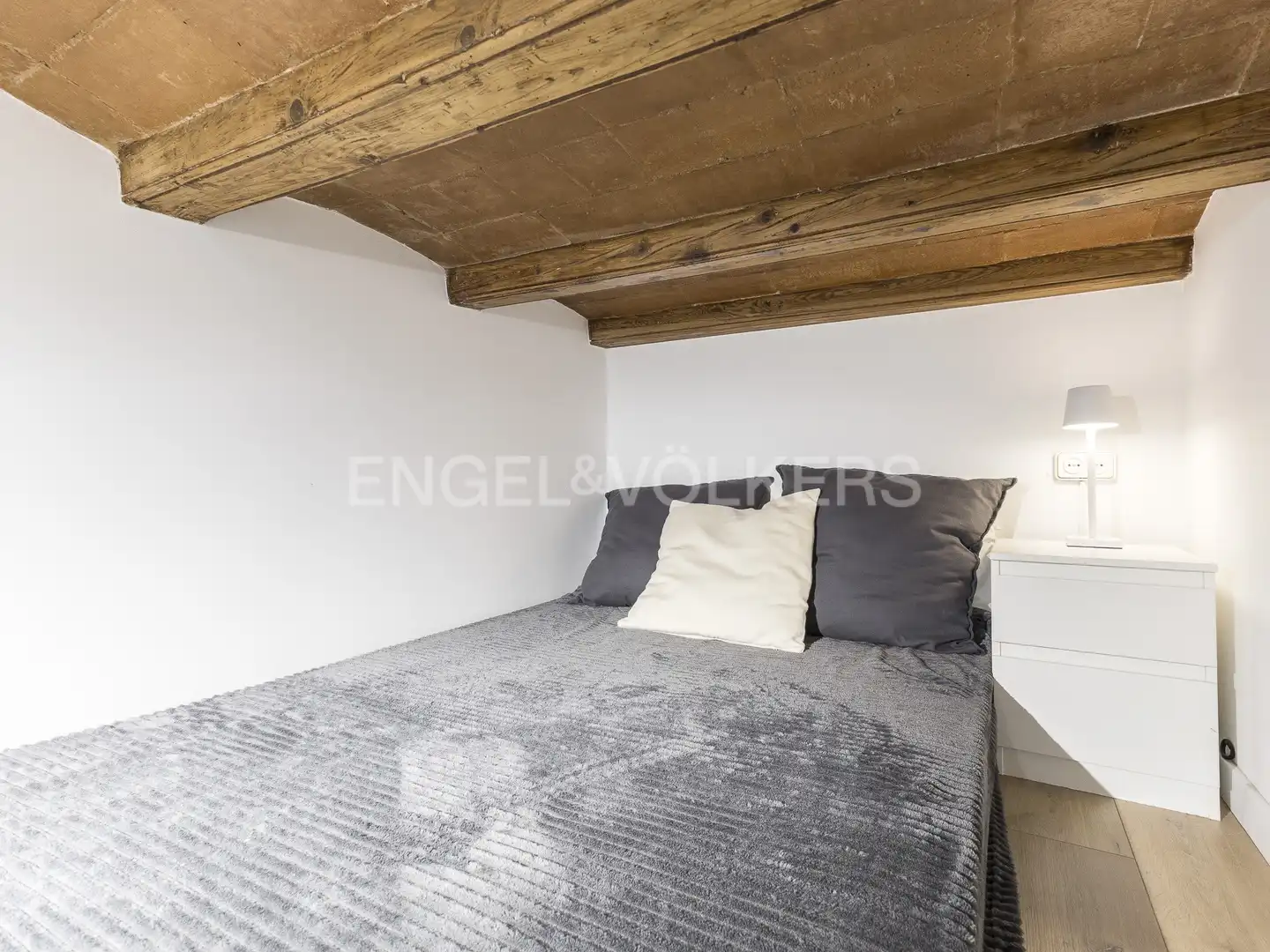 Schlafzimmer von Wohnung zur Miete in Barcelona mit Klimaanlage, Heizung und Parkett