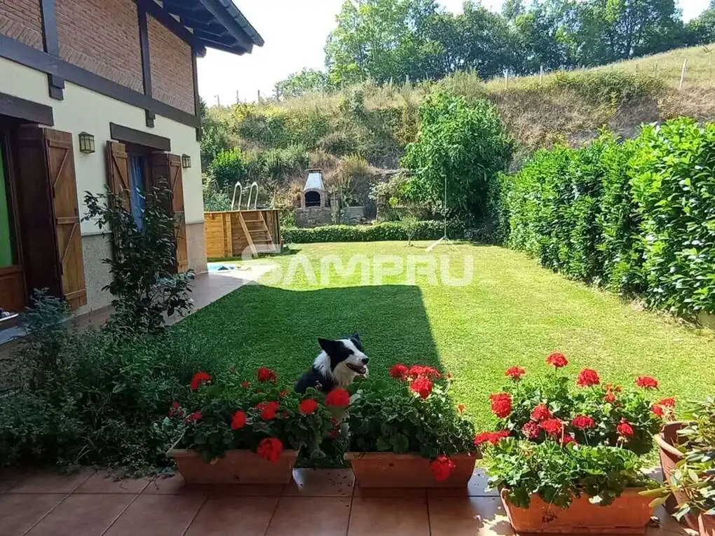 Jardín de Casa adosada en venta en Bergara con Calefacción, Jardín privado y Trastero
