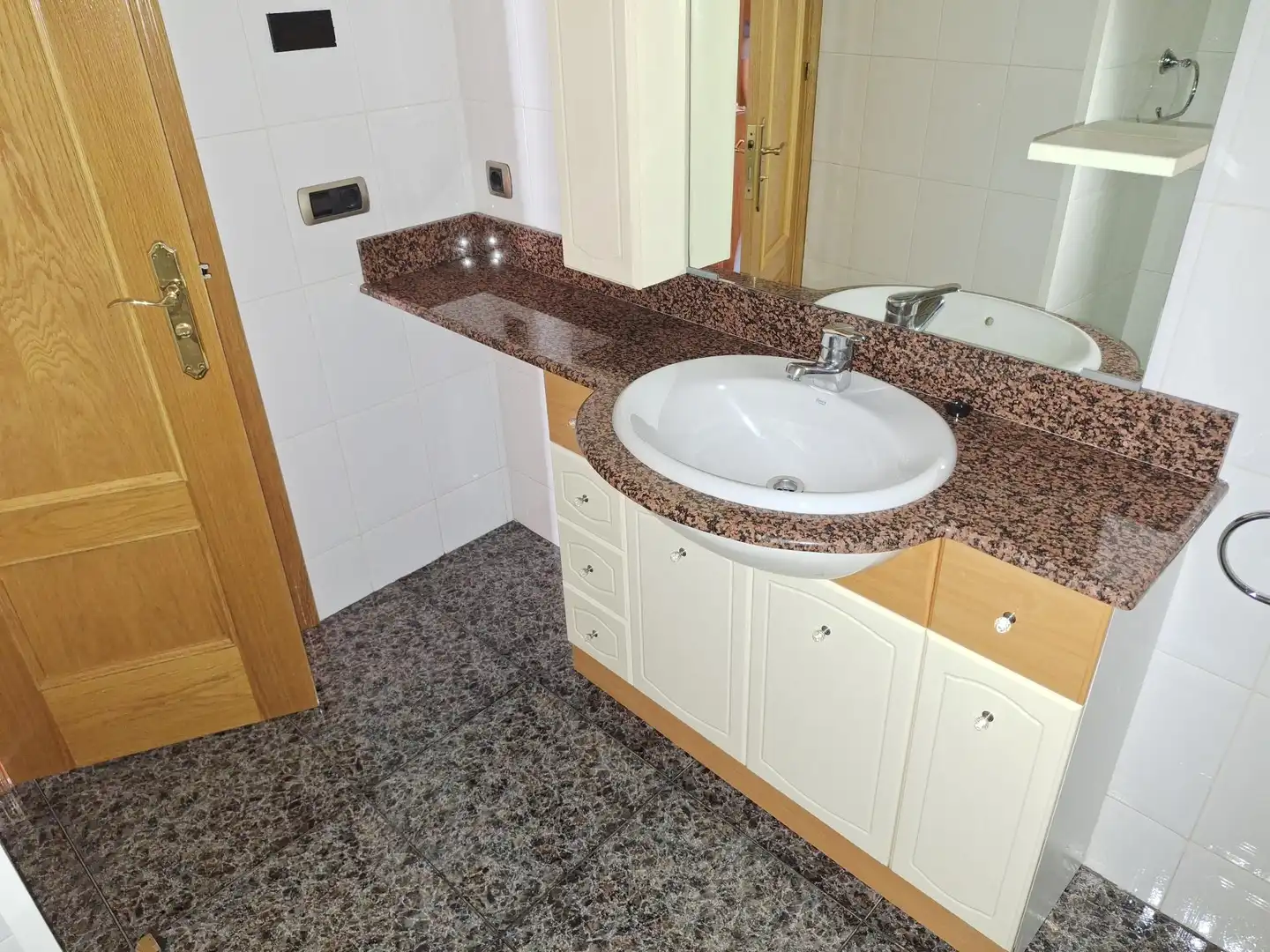 Baño de Casa o chalet en venta en Vilanova del Camí con Calefacción, Terraza y Balcón