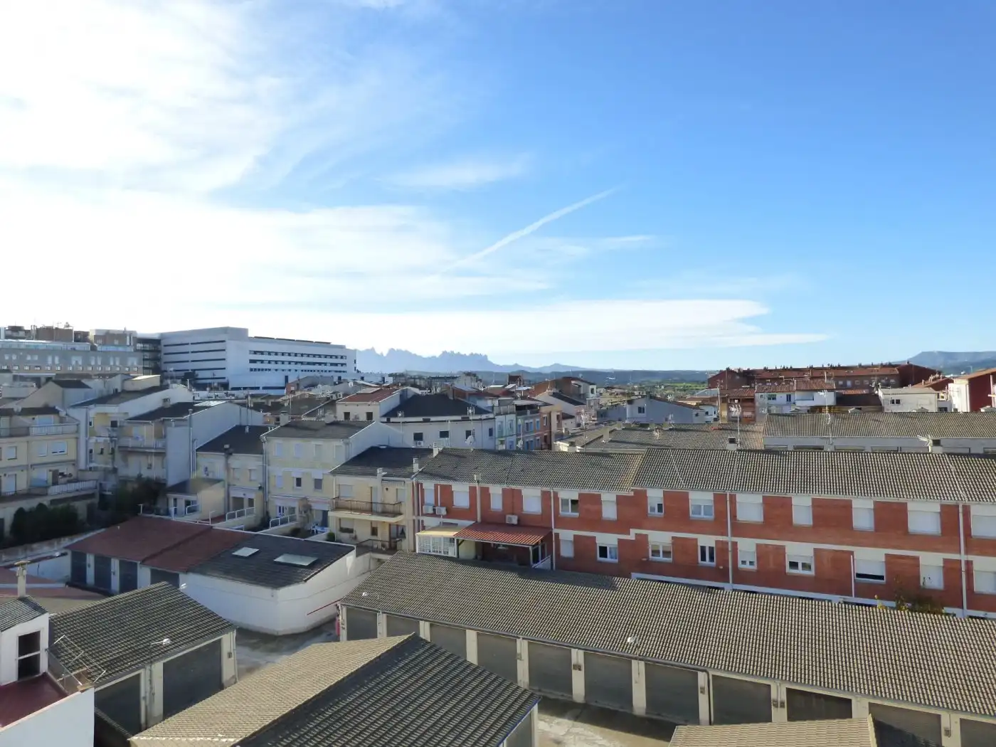 Vista exterior de Casa o xalet en venda en Manresa amb Aire condicionat, Calefacció i Terrassa