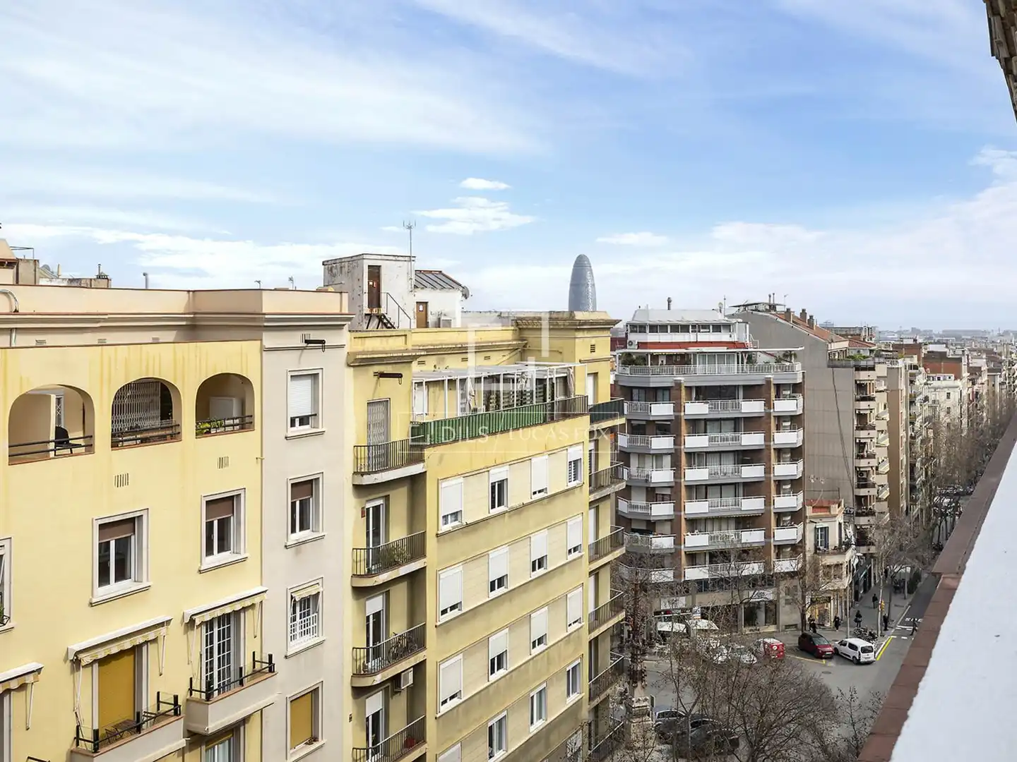 Außenansicht von Dachboden zum Verkauf in Barcelona mit Heizung, Terrasse und Möbliert