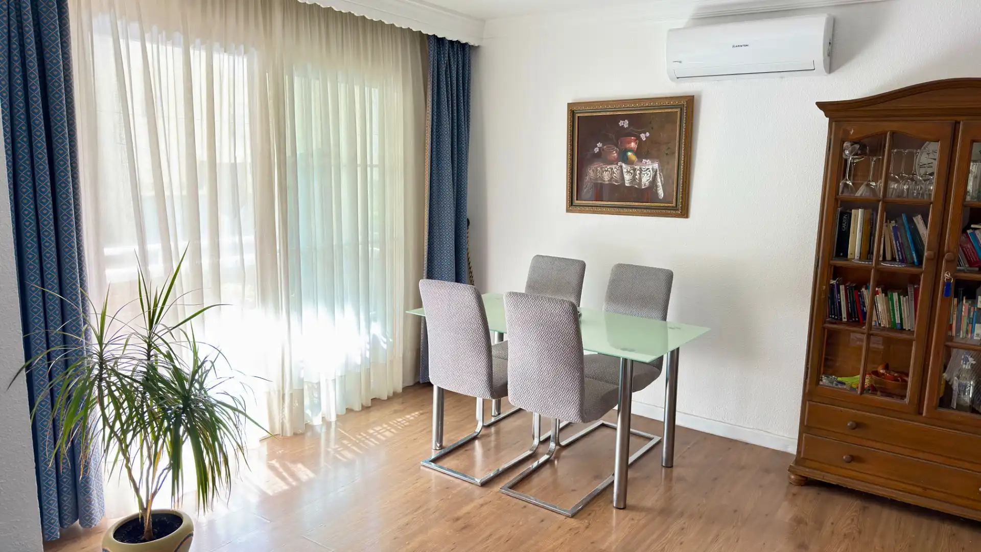 Comedor de Piso de alquiler en Málaga con Aire acondicionado, Terraza y Amueblado
