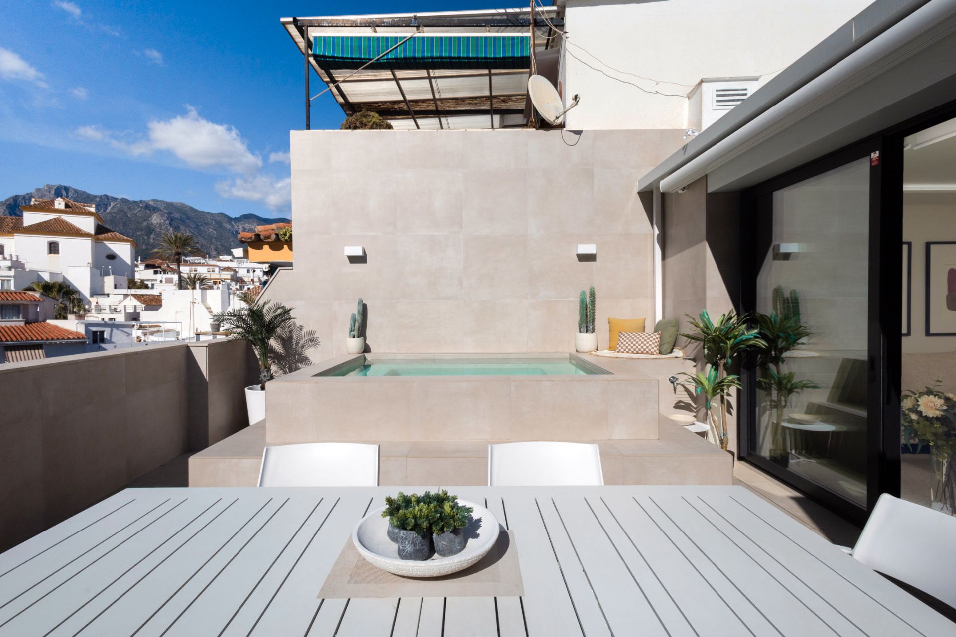 Terrace of Attic for sale in Marbella  with Air Conditioner, Heating and Terrace