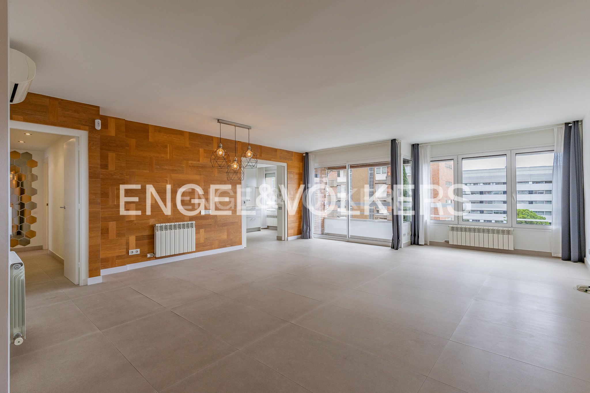 Sala de estar de Apartamento de alquiler en  Barcelona Capital con Aire acondicionado, Calefacción y Parquet
