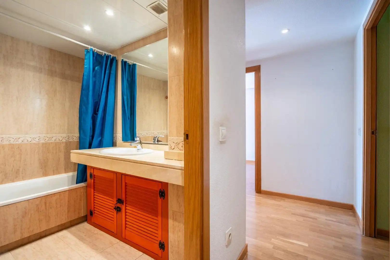 Bathroom of Flat for sale in Las Rozas de Madrid  with Air Conditioner, Heating and Private garden