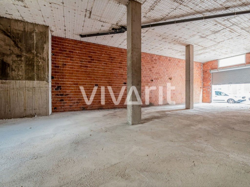 Premises for sale in Rua Salmon, 10, Paradai