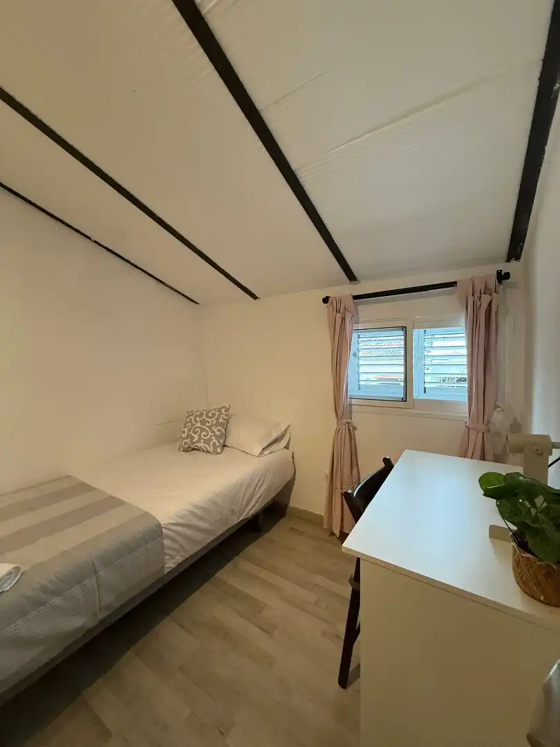 Room in Calle Alcalde Ronquillo, 20, Martiricos - La Roca - La Rosaleda