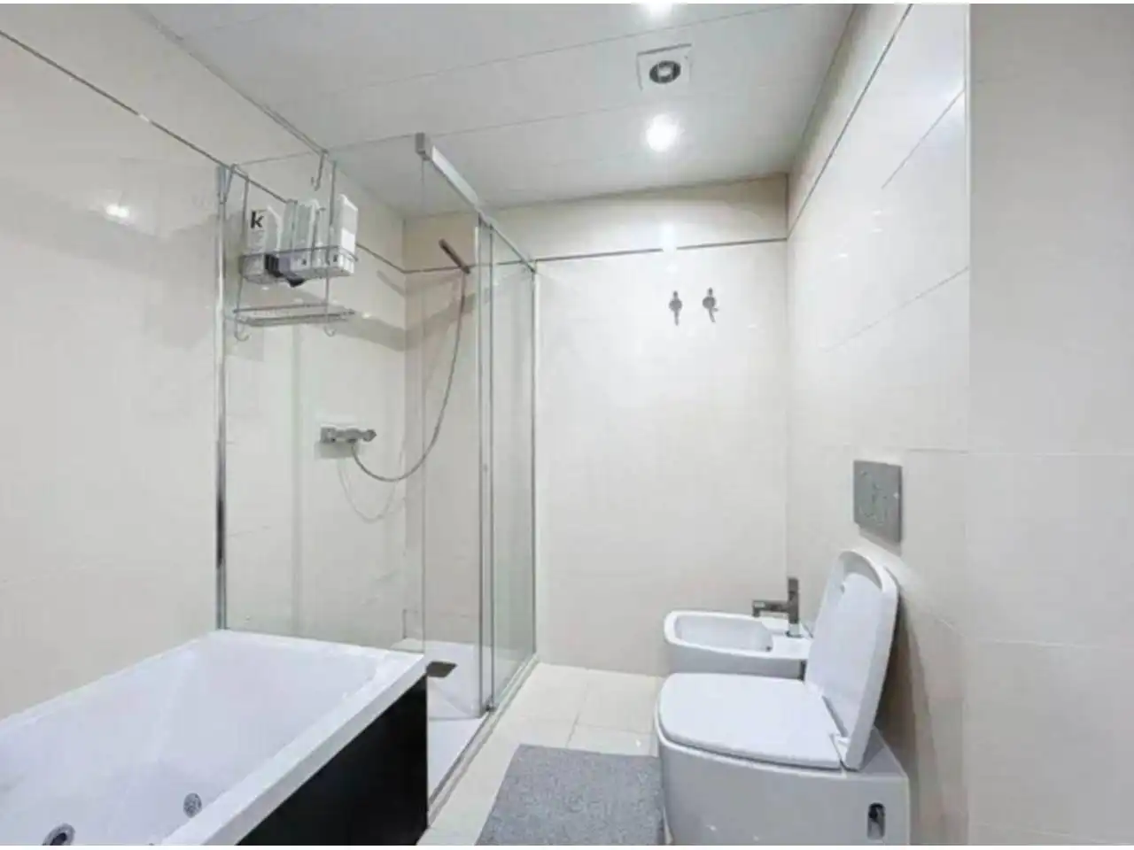 Bany de Apartament en venda en Barcelona amb Aire condicionat, Traster i Balcó