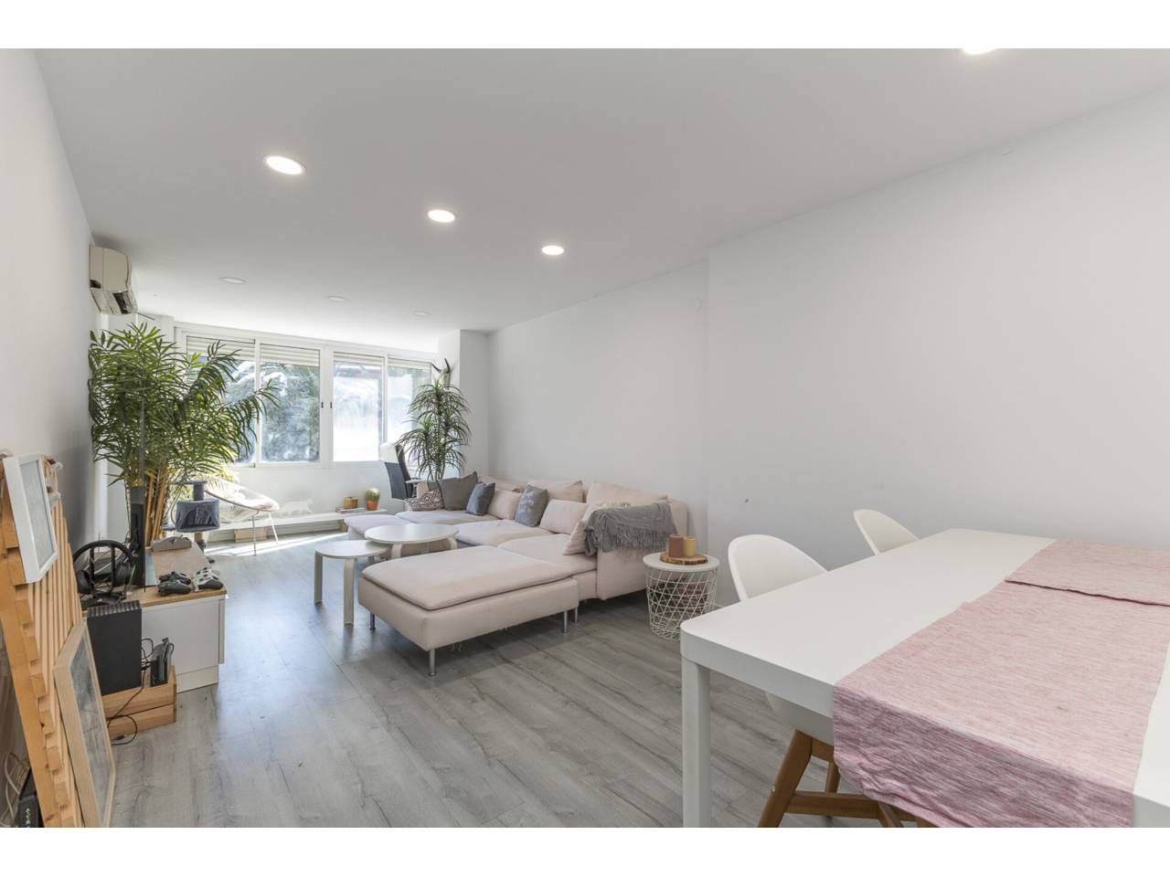 Sala d'estar de Pis en venda en  Valencia Capital amb Aire condicionat, Moblat i Balcó